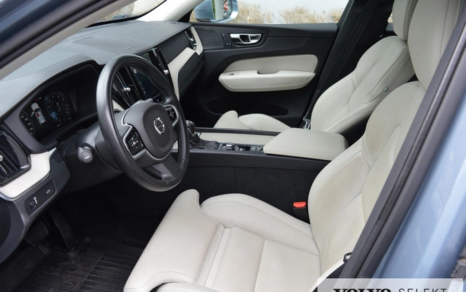 Volvo XC 60 cena 167700 przebieg: 102674, rok produkcji 2018 z Poznań małe 466